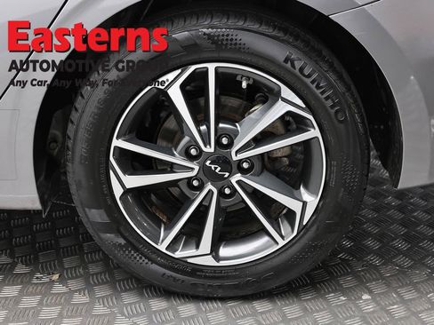 Used 2024 Kia Forte LXS image 8