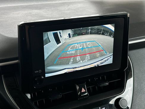 Used 2025 Toyota Corolla LE FWD image 16
