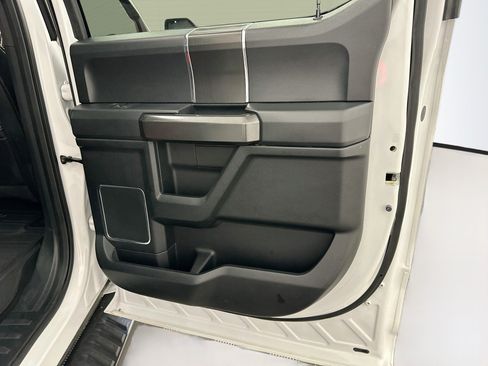 Used 2019 Ford F150 Lariat w/ Equipment Group 502A Luxury AWD/4WD image 31