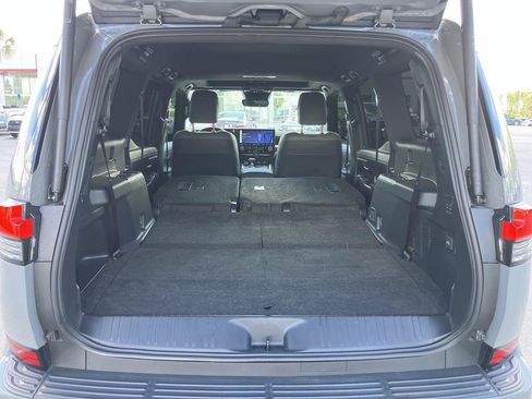 Used 2024 Lexus GX 550 w/ Accessory Package (31) AWD/4WD image 32