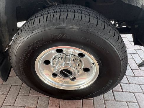 Used 2005 Ford Excursion XLT AWD/4WD image 13