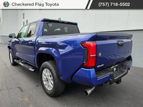Used 2025 Toyota Tacoma SR5 AWD/4WD image 5