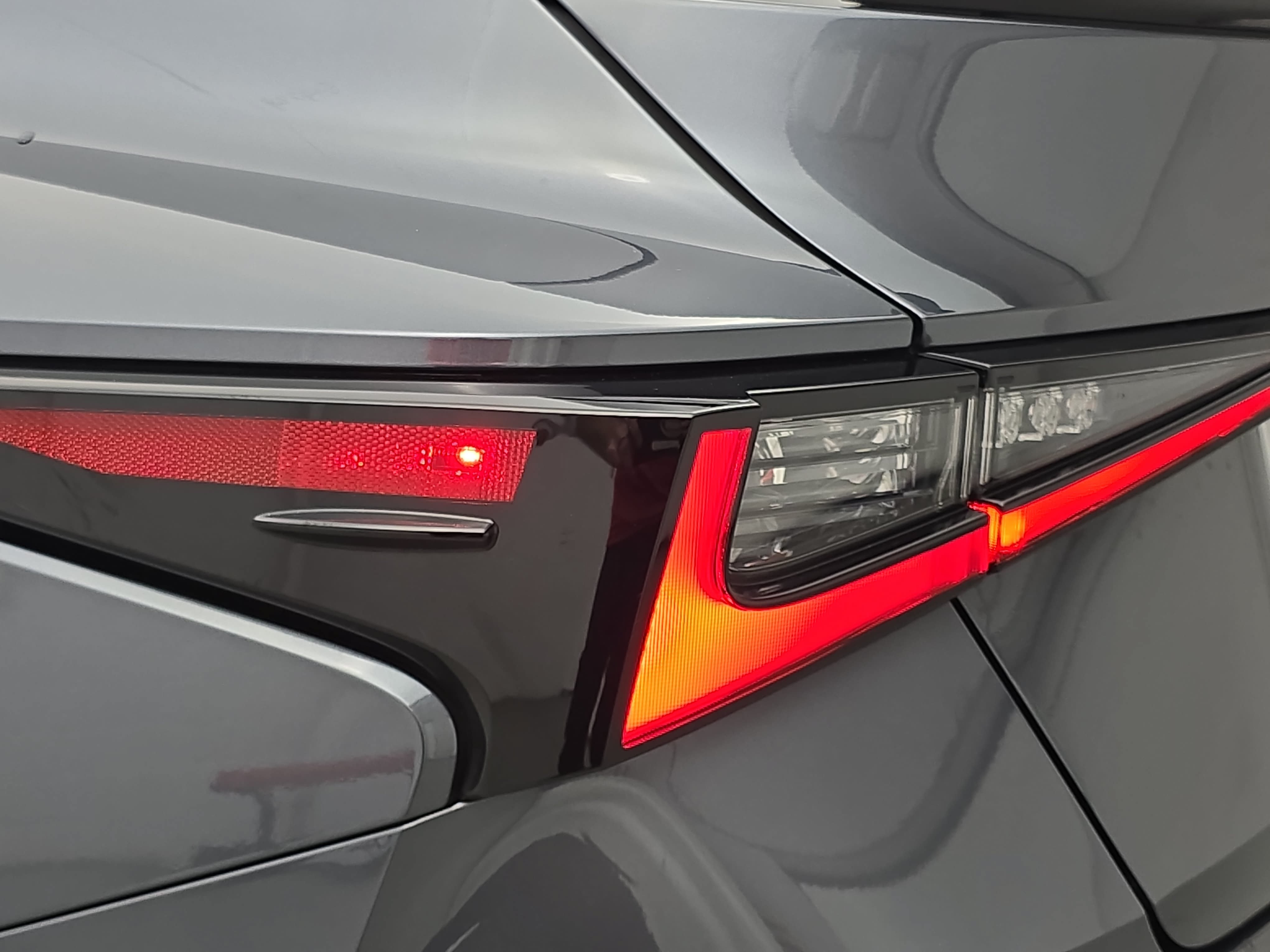 Used 2025 Lexus IS 350 F Sport RWD image 36