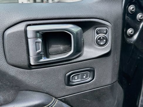 Used 2024 Jeep Wrangler Unlimited Sahara AWD/4WD image 17