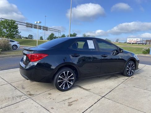 Used 2018 Toyota Corolla SE image 12