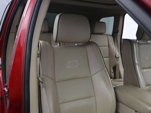 Used 2011 Jeep Grand Cherokee Overland AWD/4WD image 21