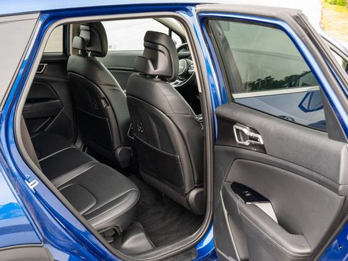 Used 2024 Kia Sportage EX FWD image 14
