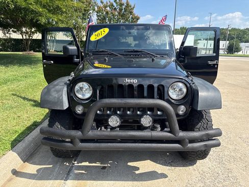 Used 2015 Jeep Wrangler Unlimited Rubicon w/ Dual Top Group AWD/4WD image 7