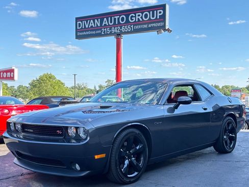 Used 2013 Dodge Challenger R/T Plus RWD image 4