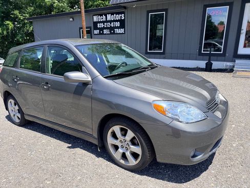 Used 2007 Toyota Matrix FWD image 1