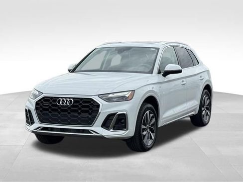 Certified 2025 Audi Q5 2.0T Premium Plus w/ Premium Plus Package AWD/4WD image 3