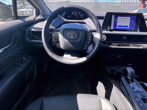 Used 2025 Toyota Prius LE image 4