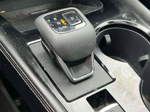 Used 2023 Nissan Rogue SL w/ SL Premium Package image 25