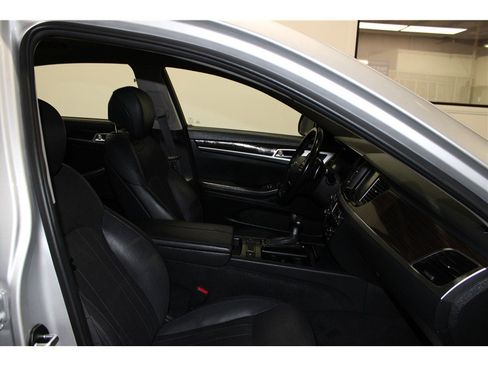 Used 2018 Genesis G80 3.8 image 27