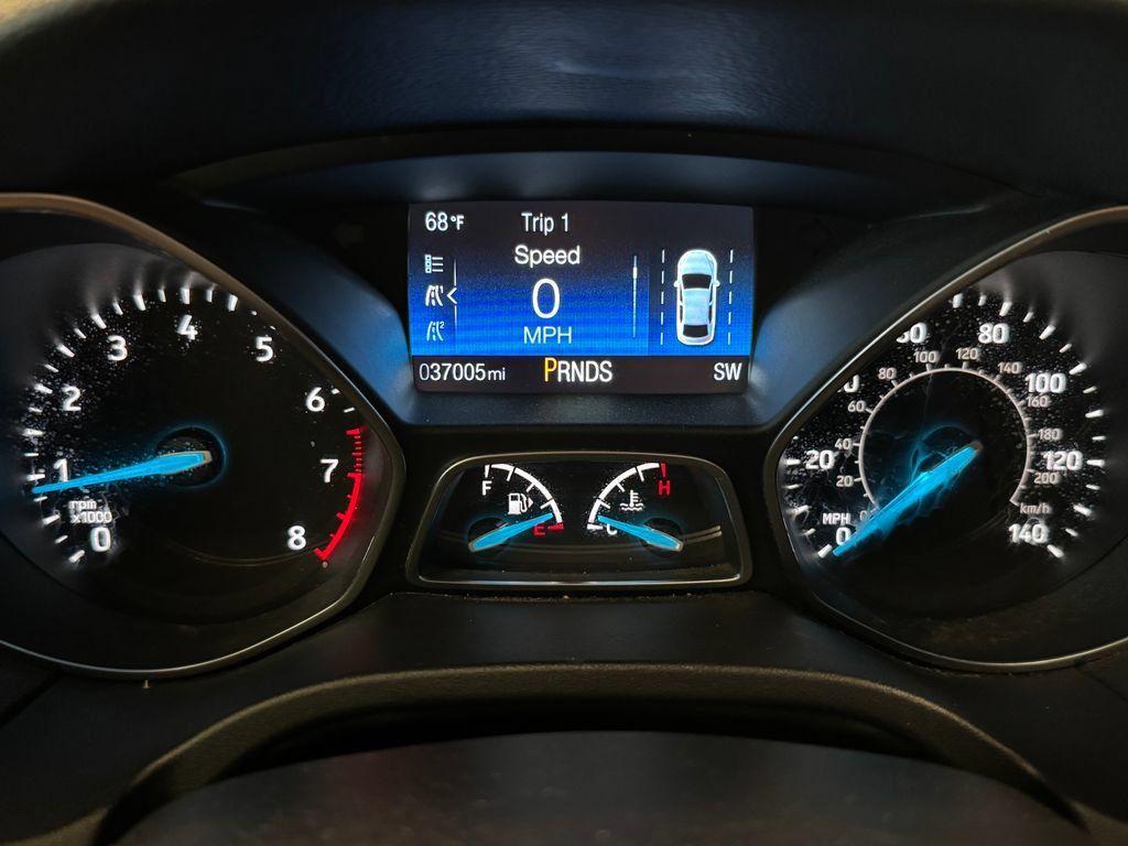Used 2018 Ford Focus Titanium w/ Titanium Technology Package FWD image 10