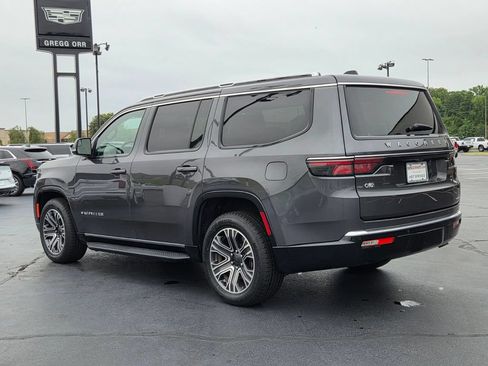 Used 2024 Jeep Wagoneer Series II w/ Flexible Seating Group AWD/4WD image 3