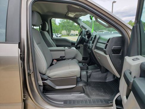 Used 2019 Ford F250 XL w/ Power Equipment Group RWD image 16