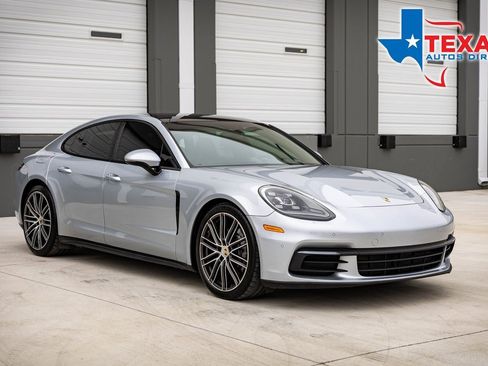 Used 2018 Porsche Panamera 4 image 1