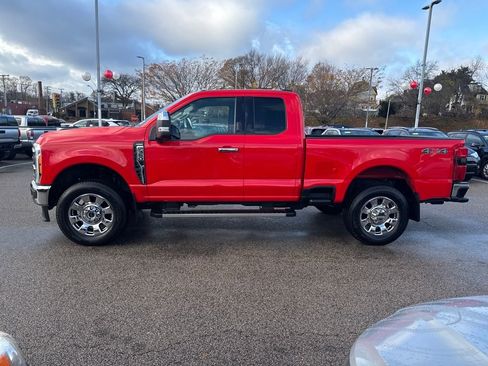 Used 2023 Ford F350 Lariat w/ Chrome Package image 4