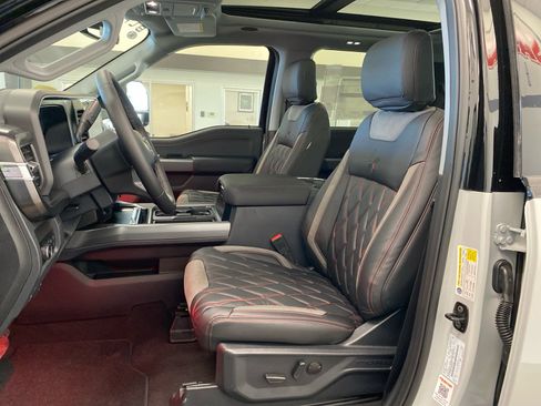 New 2026 Ford F250 Lariat w/ Black Appearance Package image 18