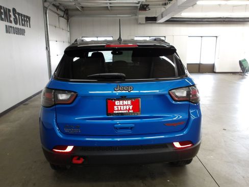 Used 2023 Jeep Compass Trailhawk w/ Trailhawk Elite Group AWD/4WD image 7