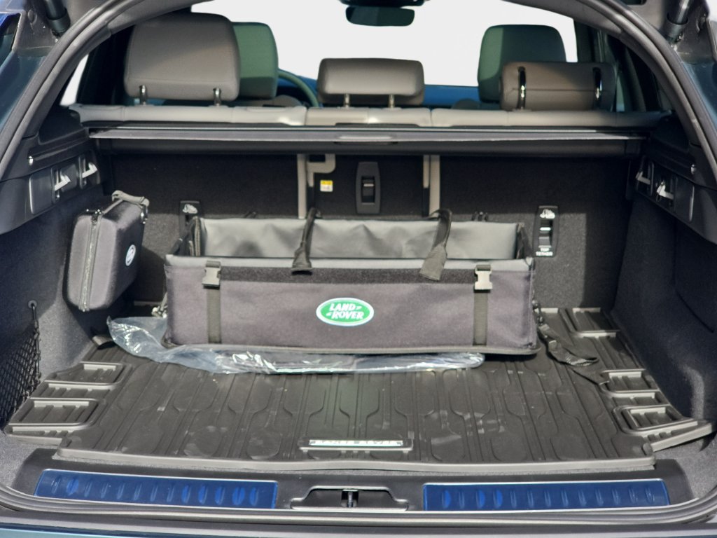 New 2026 Land Rover Range Rover Velar S AWD/4WD image 10