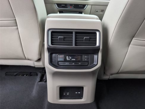 Used 2026 Volkswagen Atlas SE FWD image 28