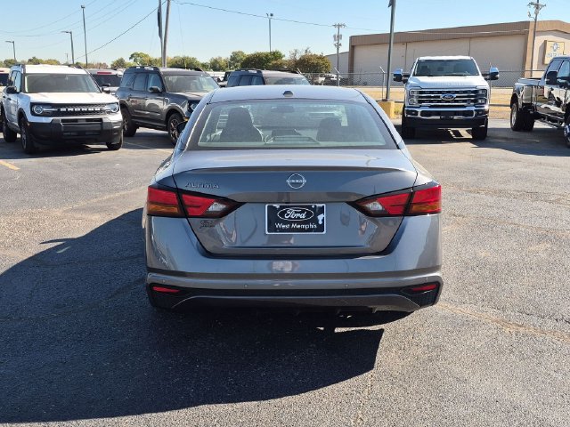 Used 2025 Nissan Altima 2.5 SV FWD image 6