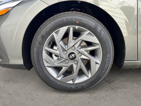 Certified 2026 Hyundai Elantra Hybrid FWD image 16