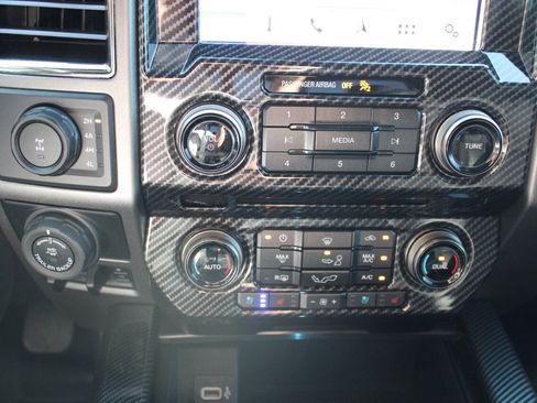 Used 2019 Ford F150 Raptor w/ Equipment Group 802A Luxury AWD/4WD image 22