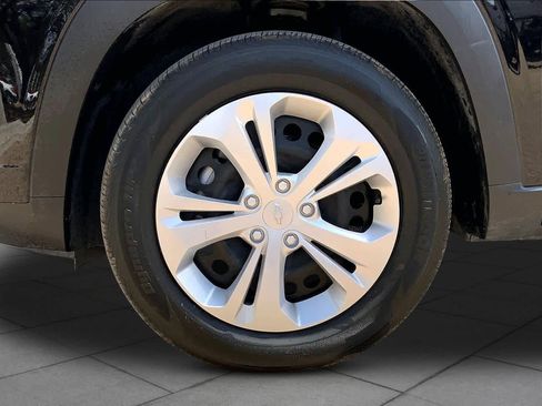 Used 2025 Chevrolet Trax LS FWD image 11