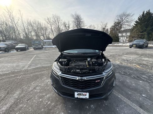 Used 2022 Chevrolet Equinox RS w/ Infotainment Package image 31