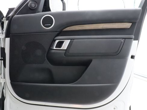 Used 2019 Land Rover Discovery HSE AWD/4WD image 42