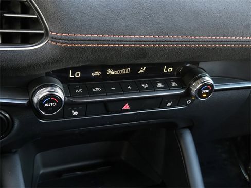 Certified 2025 MAZDA MAZDA3 Carbon w/ Appearance Package image 19