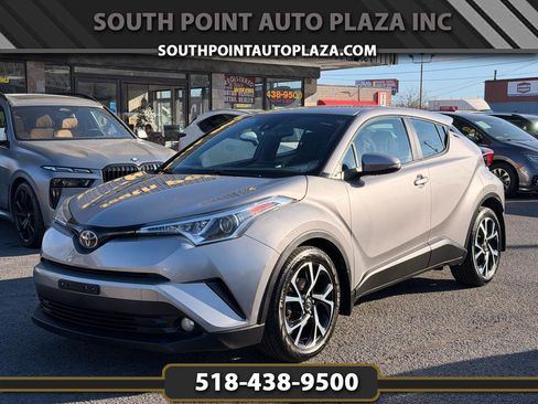 Used 2018 Toyota C-HR image 1