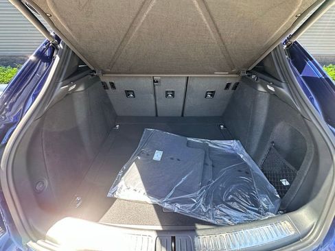 Certified 2025 Porsche Macan image 35