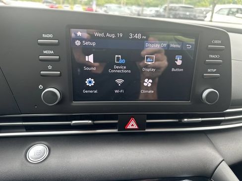 New 2026 Hyundai Elantra Hybrid FWD image 15