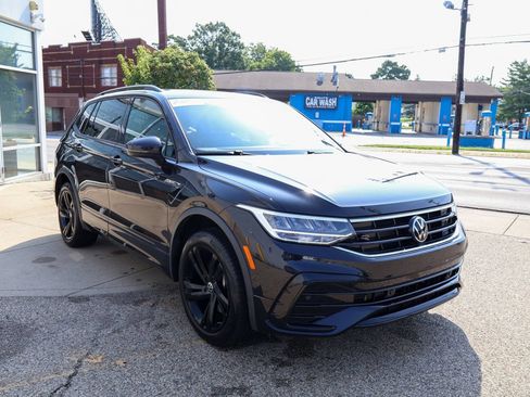 Used 2024 Volkswagen Tiguan SE R-Line AWD/4WD image 7