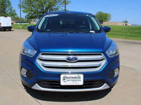 Used 2017 Ford Escape SE image 2
