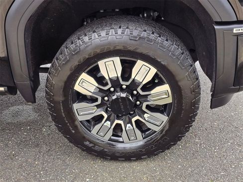 Used 2024 GMC Sierra 3500 Denali w/ Denali Reserve Package image 41