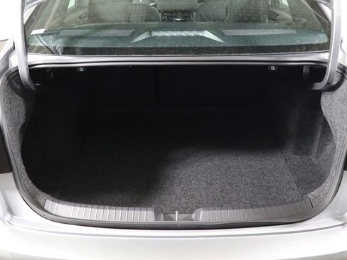 Used 2025 Volkswagen Jetta Sport image 40