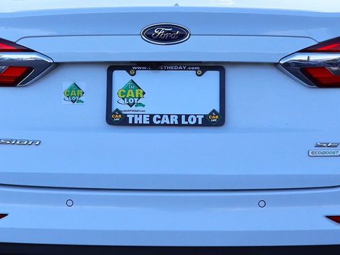 Used 2019 Ford Fusion SE FWD image 21