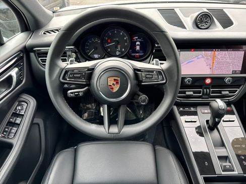Used 2026 Porsche Macan AWD/4WD image 16