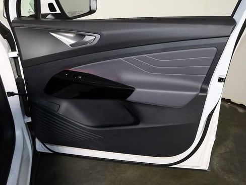 Used 2023 Volkswagen ID.4 Pro S image 36