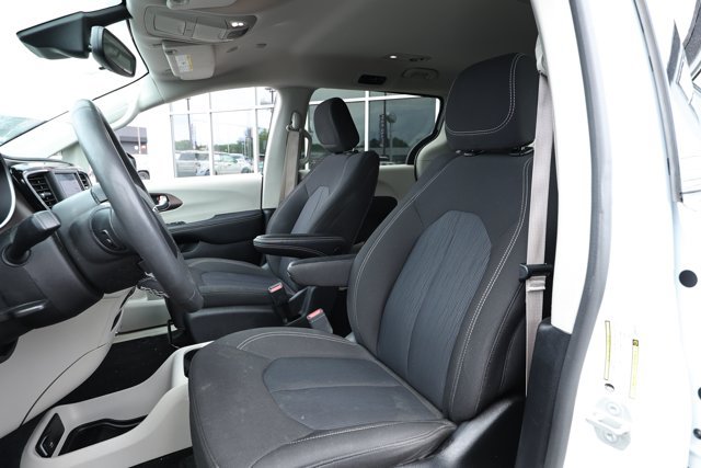 Used 2023 Chrysler Voyager LX FWD image 22
