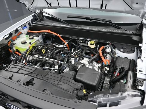 New 2026 Ford Maverick XLT w/ Equipment Group 301A AWD/4WD image 10