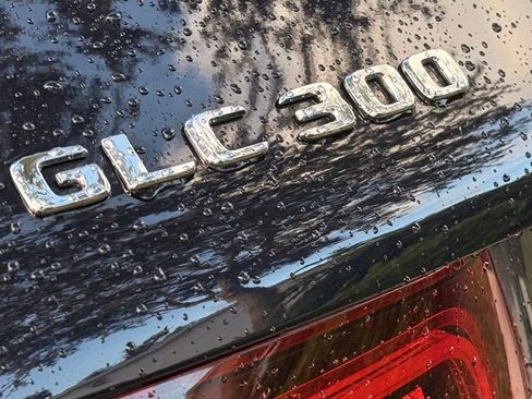 Used 2021 Mercedes-Benz GLC 300 image 13