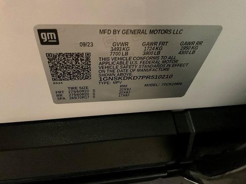 Used 2023 Chevrolet Suburban Z71 w/ Luxury Package image 35