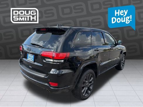 Used 2021 Jeep Grand Cherokee Laredo X image 5