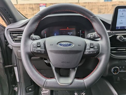 Used 2025 Ford Escape ST-Line image 18